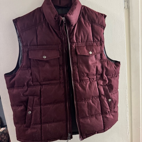 Goodfellow & Co Men's Maroon Quilted Vest - Picture 2 of 5